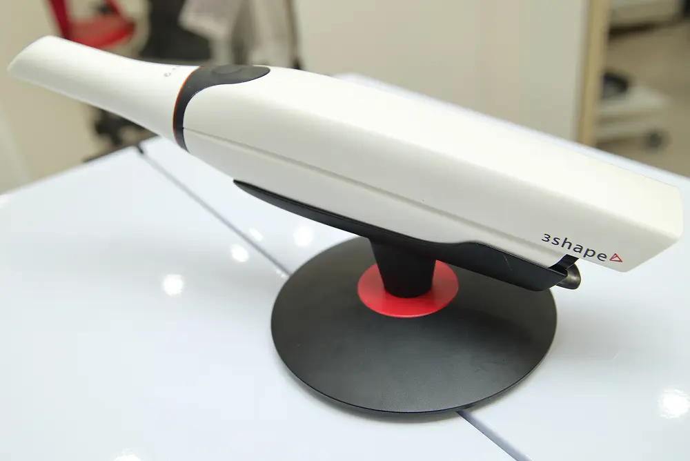 先進技術を搭載した口腔スキャナー