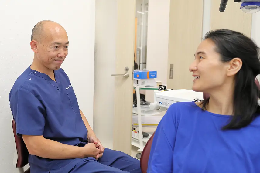 患者様に丁寧に説明する様子