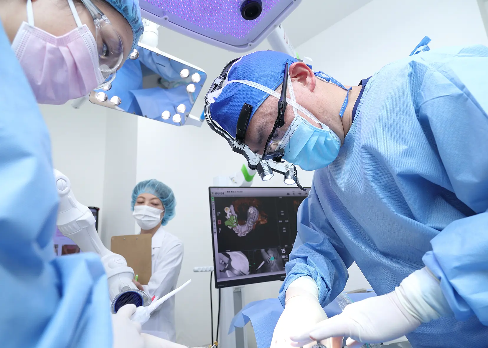 インプラント治療の様子