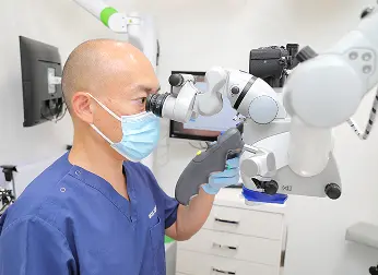 マイクロスコープ（歯科用顕微鏡）の画像